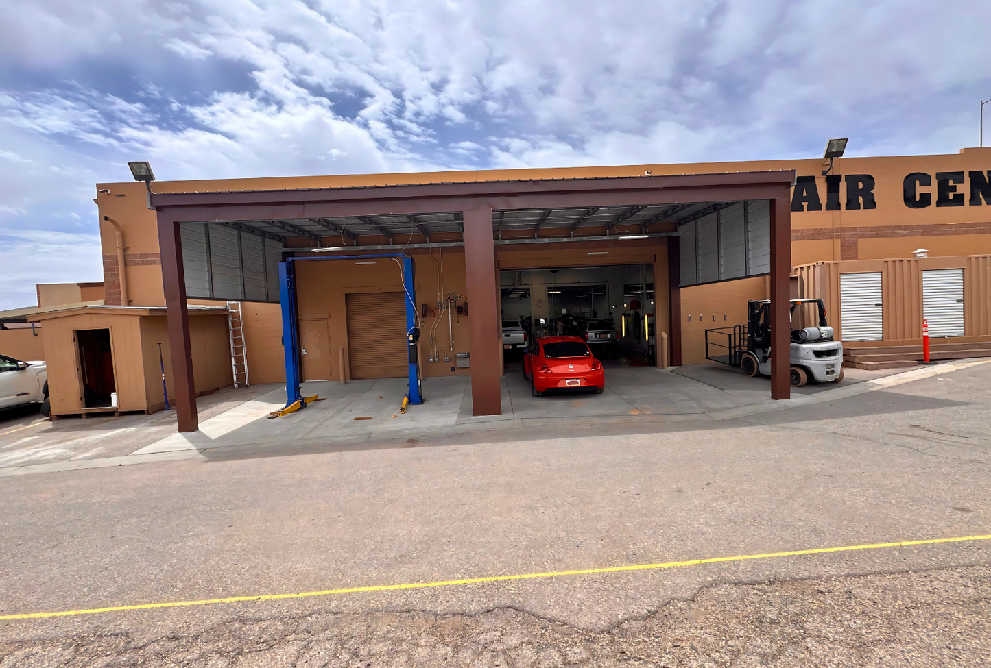 Clear Span Lean To With Vertical Roof, Both Ends Closed 6' Down, Legs Dressed & Special Rake/Bow Eave Trim - Front Far View